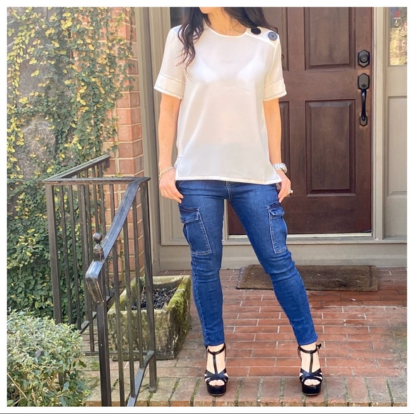 ✨PARIS ✨White tunic top button detail - Picture 7 of 8